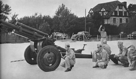 105mm Howitzer Crew, 1943