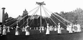 Women around maypole, 1911